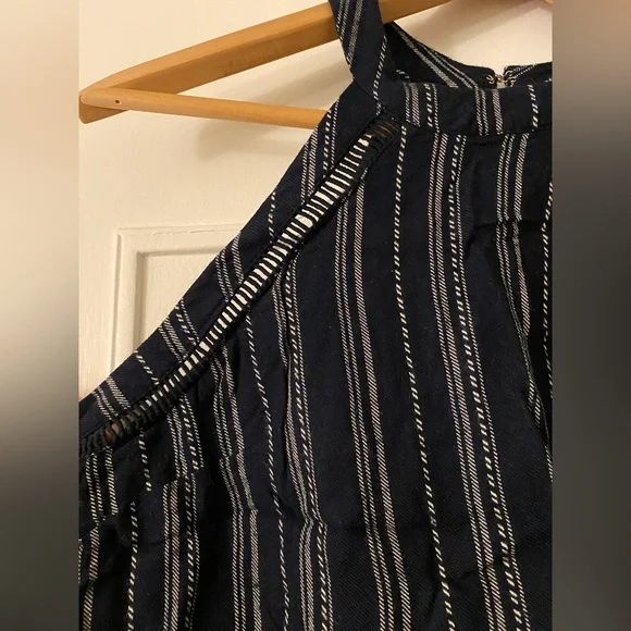 Mossimo halter top - Picture 3 of 3